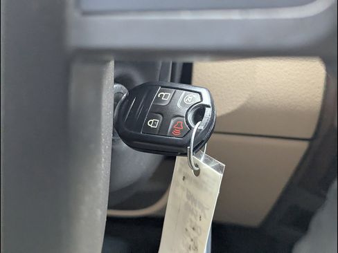 Used 2014 Ford F250 Lariat w/ Lariat Interior Package AWD/4WD image 29