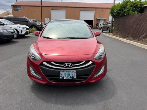 Used 2013 Hyundai Elantra GT w/ Tech Pkg FWD image 2