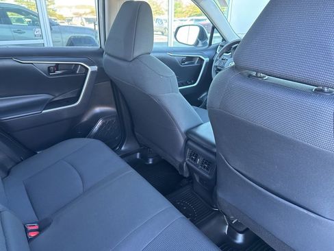 Used 2022 Toyota RAV4 LE image 20