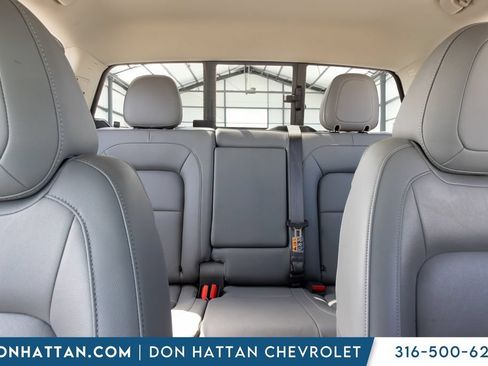 Used 2017 Chevrolet Colorado LT w/ Luxury Package, Chrome AWD/4WD image 14