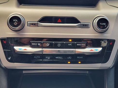 Used 2023 Ford Explorer XLT w/ Equipment Group 202A AWD/4WD image 19