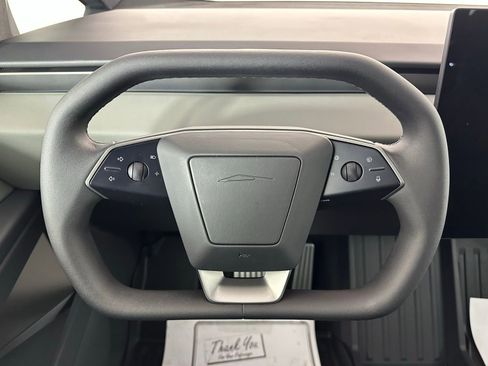 Used 2025 Tesla Cybertruck AWD Crew Cab image 16