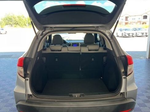 Used 2021 Honda HR-V LX image 17