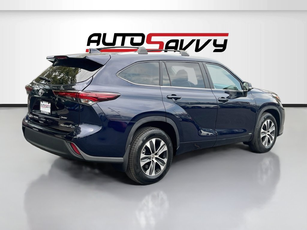 Used 2025 Toyota Highlander XLE AWD/4WD image 7