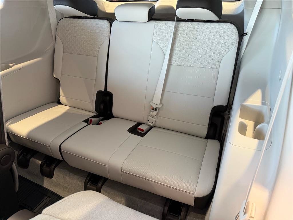 Used 2025 GMC Acadia Denali w/ LPO, Floor Liner Package AWD/4WD image 13