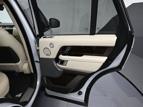 Used 2018 Land Rover Range Rover Supercharged image 9