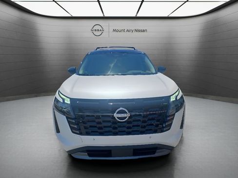 New 2026 Nissan Pathfinder Platinum AWD/4WD image 1