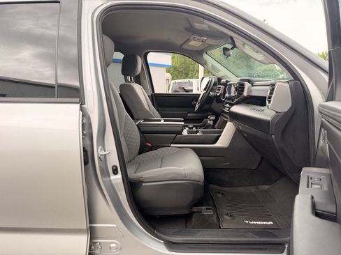 Used 2022 Toyota Tundra SR5 AWD/4WD image 32
