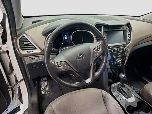 Used 2017 Hyundai Santa Fe Sport w/ 2.4L Tech Package 04 AWD/4WD image 18