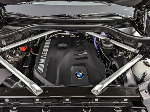 Certified 2024 BMW X5 xDrive40i w/ M Sport Package image 49