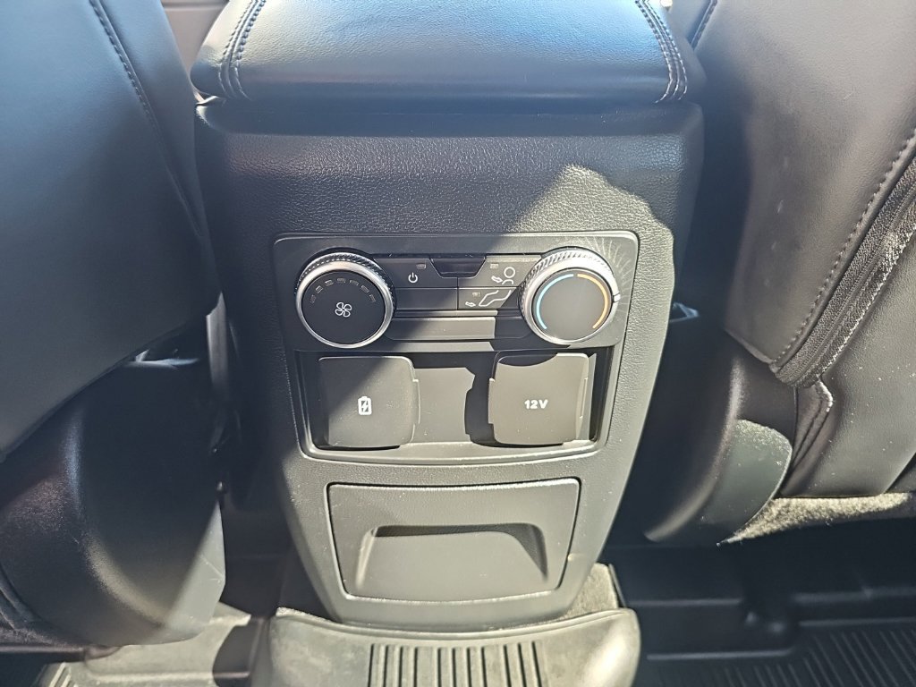 Used 2022 Ford Explorer XLT w/ Equipment Group 202A AWD/4WD image 13