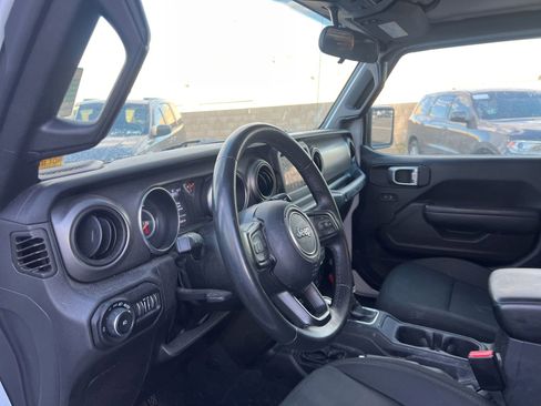 Used 2022 Jeep Wrangler Sport AWD/4WD image 22
