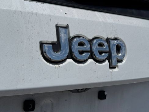 Used 2014 Jeep Grand Cherokee Limited w/ Luxury Group II RWD image 19