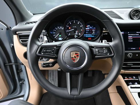 Certified 2025 Porsche Macan AWD/4WD image 9
