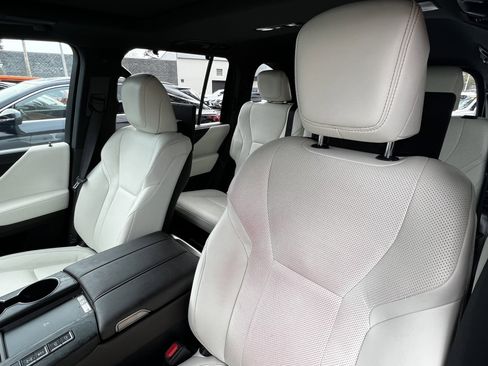 Used 2022 Lexus LX 600 4WD w/ Accessory Package (Z1) image 18