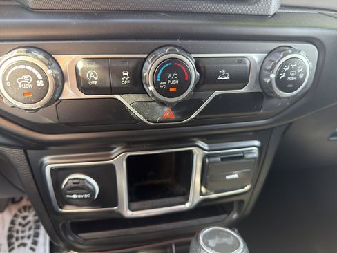 Used 2021 Jeep Wrangler Unlimited Sport AWD/4WD image 18