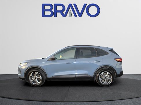 Used 2025 Ford Escape ST-Line image 8