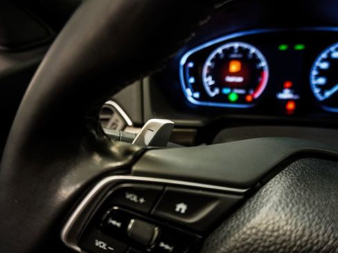 Used 2018 Honda Accord Sport image 17