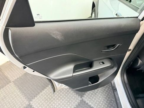 Certified 2024 Hyundai Kona SE AWD/4WD image 32