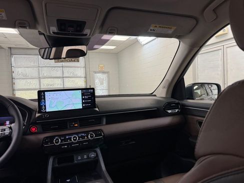 New 2026 Honda Pilot Touring image 23