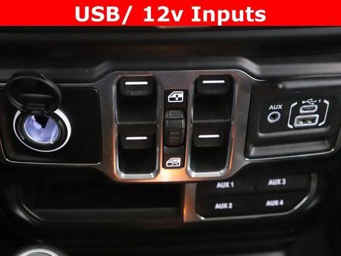 Used 2023 Jeep Wrangler Sahara image 23