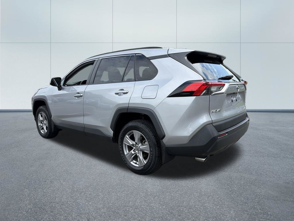 Used 2024 Toyota RAV4 XLE AWD/4WD image 7