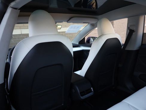 Used 2023 Tesla Model 3 Standard Range image 18