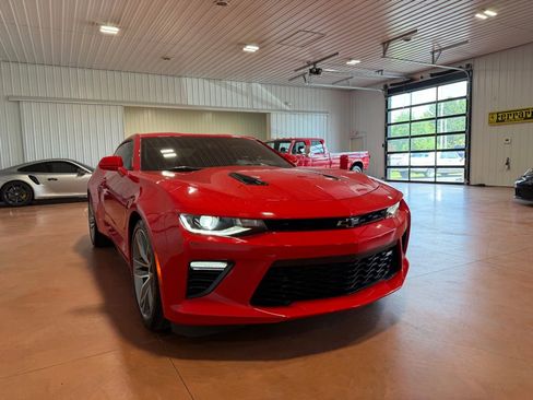 Used 2016 Chevrolet Camaro SS RWD image 8