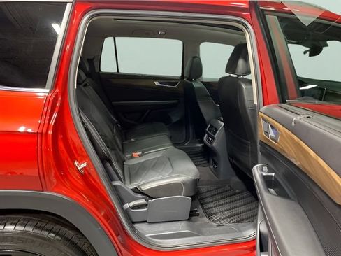 Used 2024 Volkswagen Atlas SE w/ Panoramic Sunroof Package AWD/4WD image 28