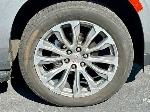 Used 2023 GMC Yukon XL Denali AWD/4WD image 29