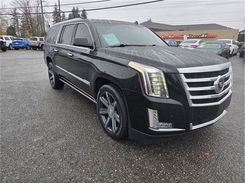 Used 2015 Cadillac Escalade ESV Premium image 4