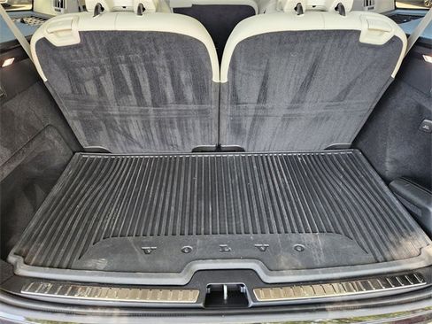 Used 2025 Volvo XC90 B6 Ultra w/ Lounge Package image 33