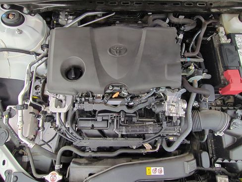 Used 2023 Toyota Camry SE image 31