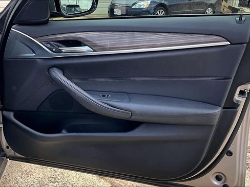 Used 2019 BMW 530i w/ Convenience Package image 21