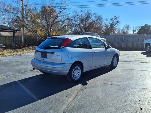 Used 2006 Ford Focus SE image 3