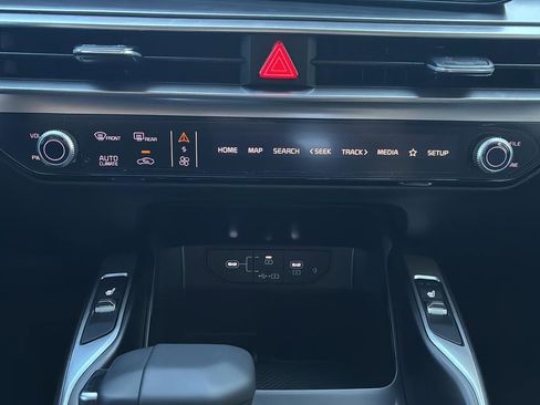 New 2025 Kia Sorento EX w/ Panoramic Sunroof Package image 24