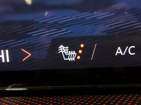 Used 2025 Chevrolet Traverse Z71 image 25