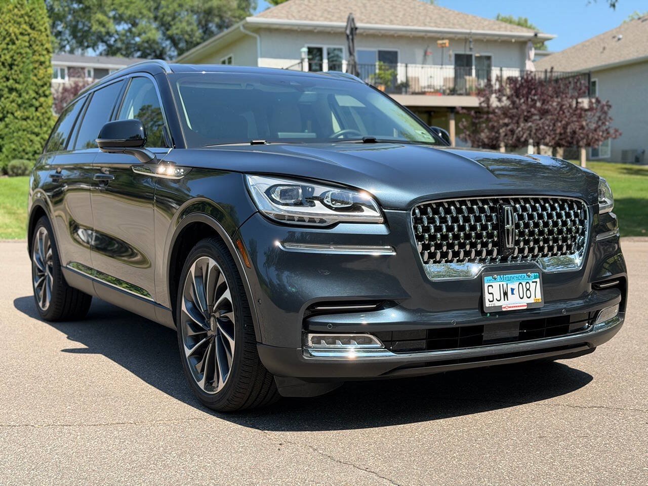 Used 2024 Lincoln Aviator Reserve w/ Equipment Group 201A AWD/4WD image 6