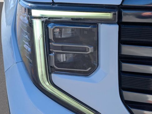 Used 2024 GMC Sierra 1500 AT4 w/ Technology Package image 4