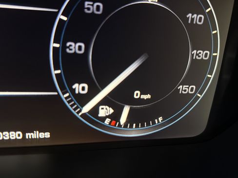 Used 2016 Land Rover Range Rover HSE image 21