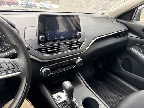 Used 2022 Nissan Altima 2.5 SV image 21