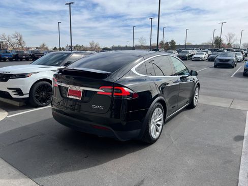 Used 2018 Tesla Model X 75D image 3