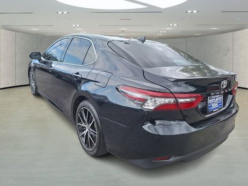 Used 2024 Toyota Camry XLE image 3