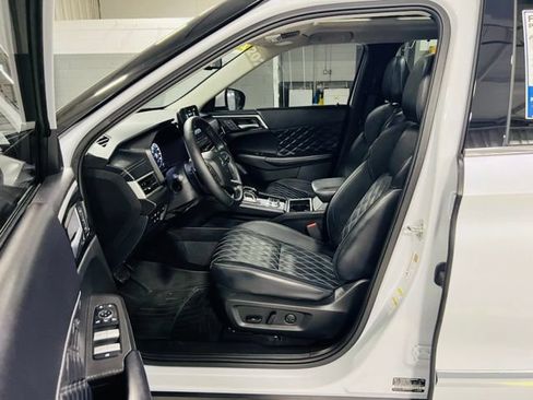Used 2025 Mitsubishi Outlander SEL AWD/4WD image 24