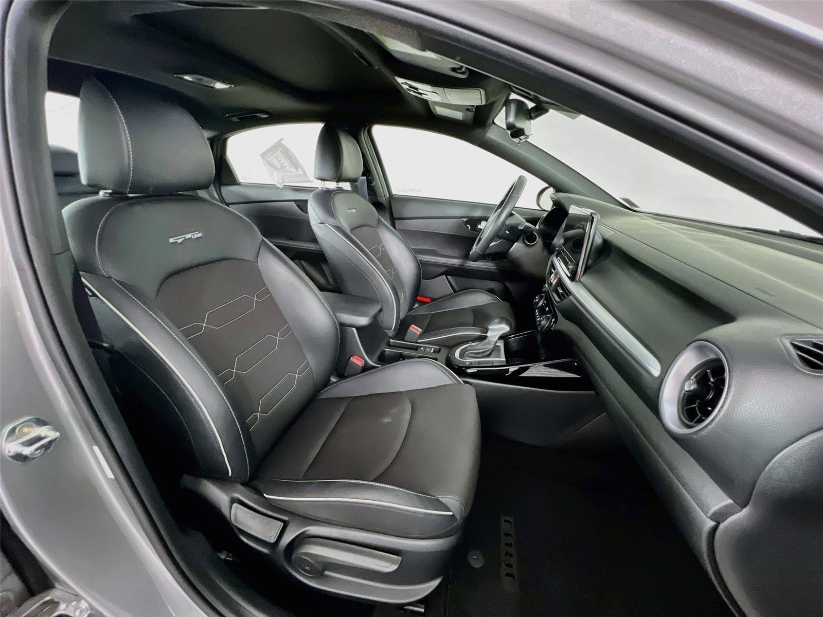 Used 2023 Kia Forte GT-Line w/ GT-Line Premium Package FWD image 27