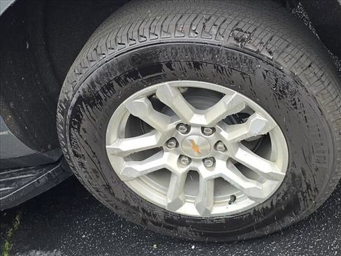 Certified 2025 Chevrolet Suburban LS image 20