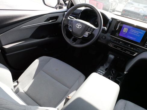 Certified 2025 Toyota Camry LE image 9