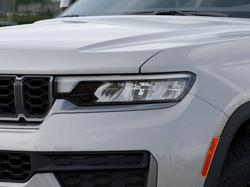 New 2026 Jeep Grand Cherokee Altitude image 36