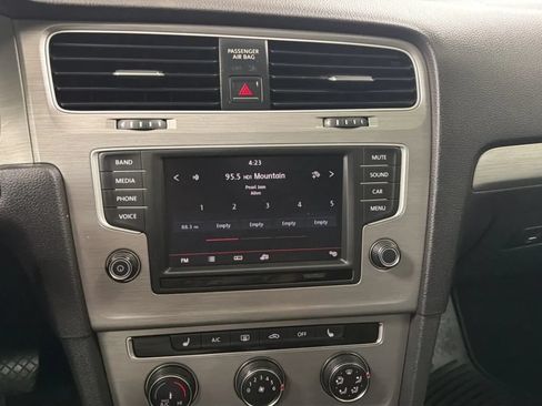 Used 2016 Volkswagen Golf SE FWD image 13