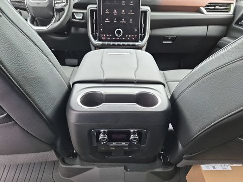 New 2026 GMC Yukon Denali w/ Advanced Technology Package AWD/4WD image 30